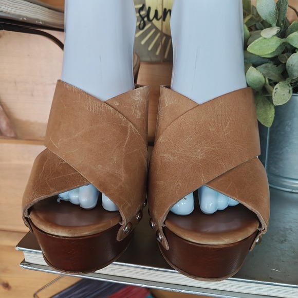 Vince Camuto Elora Studded Brown Leather Wood Platform Cross Strap Sandals Sz 8M - Picture 7 of 12